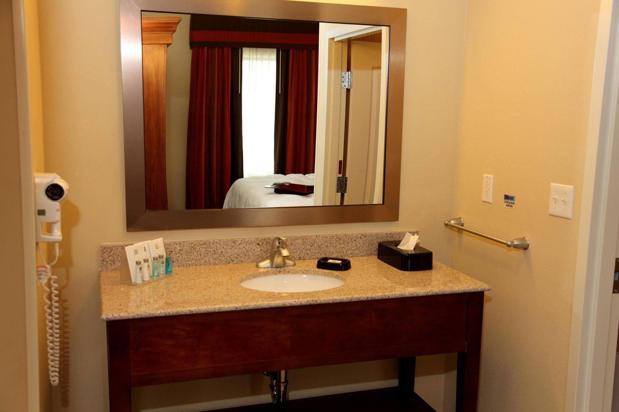 Hampton Inn & Suites Bastrop Szoba fotó