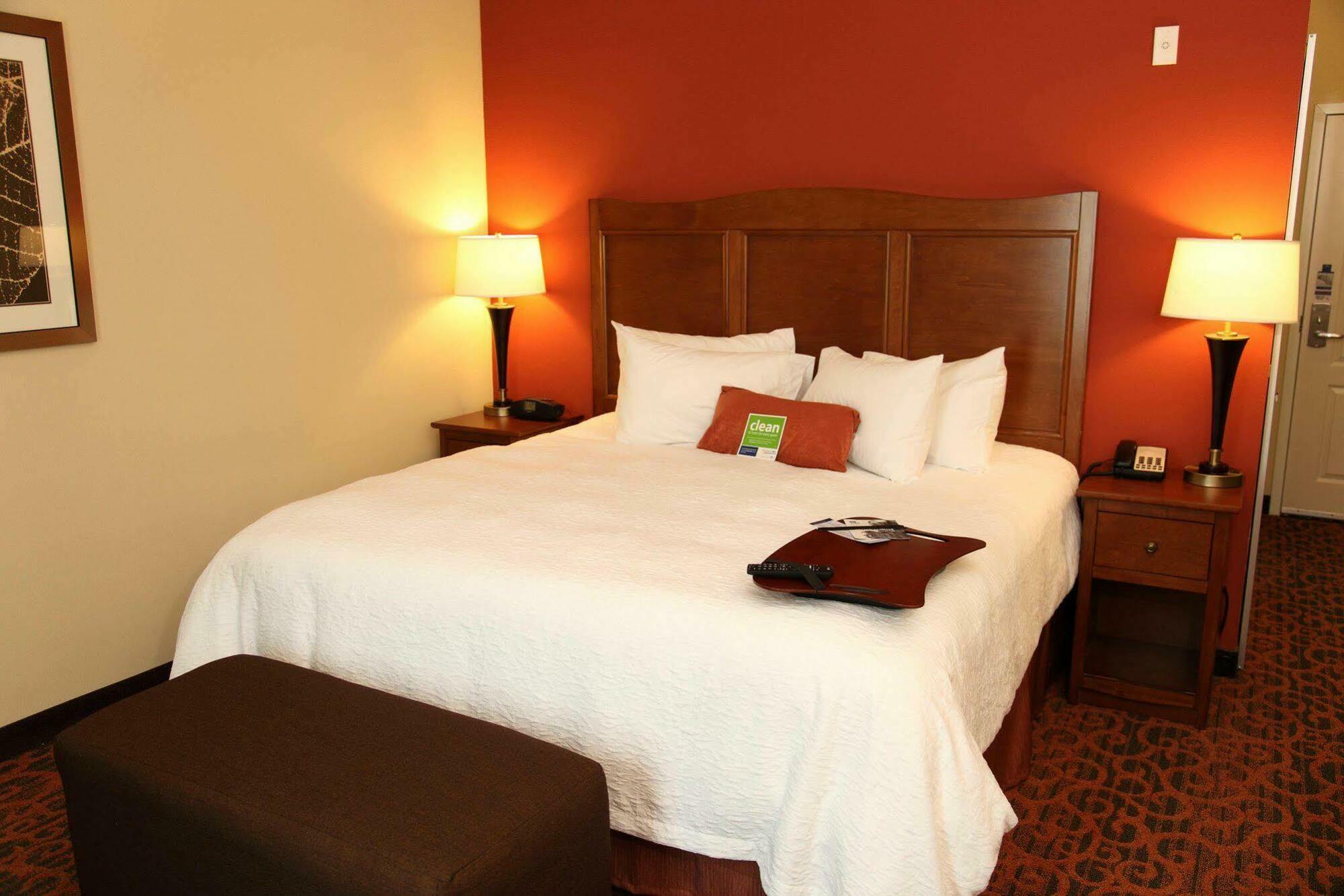 Hampton Inn & Suites Bastrop Szoba fotó
